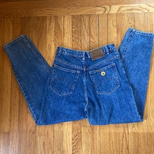 Vintage Texwood mom jeans with apple logo